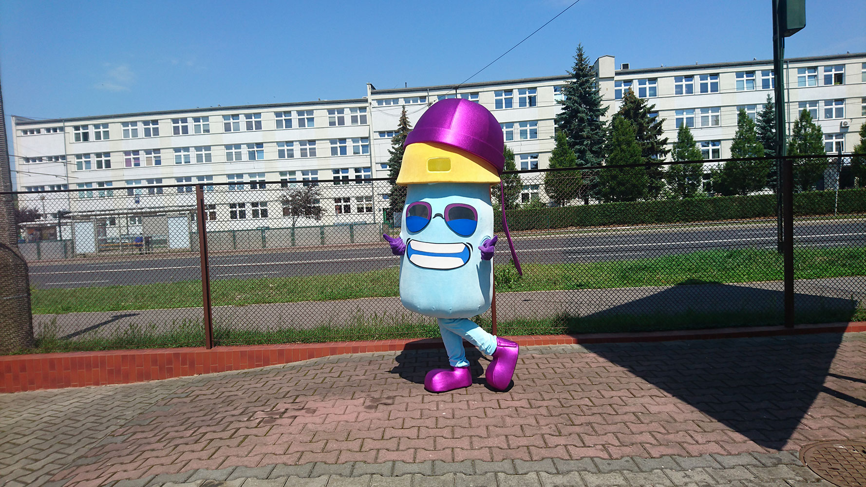 kostiumy reklamowe, produkcja kostiumów reklamowych, słoik, stroje reklamowe na zamówienie, stroje reklamowe tanio, stroje reklamowe, ta wiadomość będzie dla Ciebie szokiem